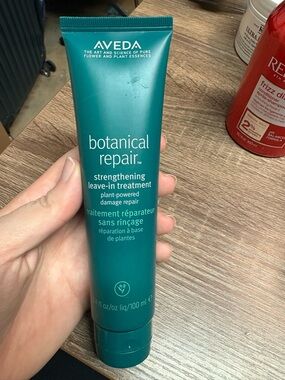 AVEDA Botanical Repair Strengthening Leave-In Treatment - Teal Green Tube
